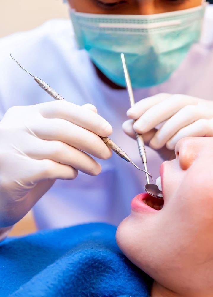 картинка ВИЧ позитивный пациент на приеме у врача-стоматолога